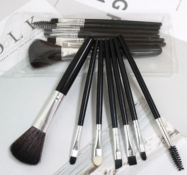 fashionable makeup brushes set